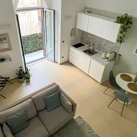 Com A Cas - Feel At In The Old Town * Μπάρι